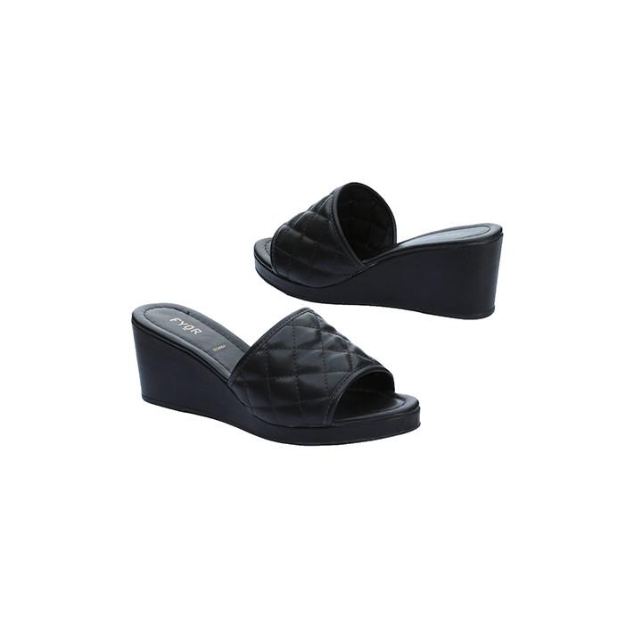 BCM 064 Wedge Heel Sandal